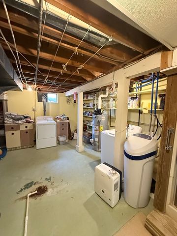 805 5th Avenue, Dixon, IL 61021