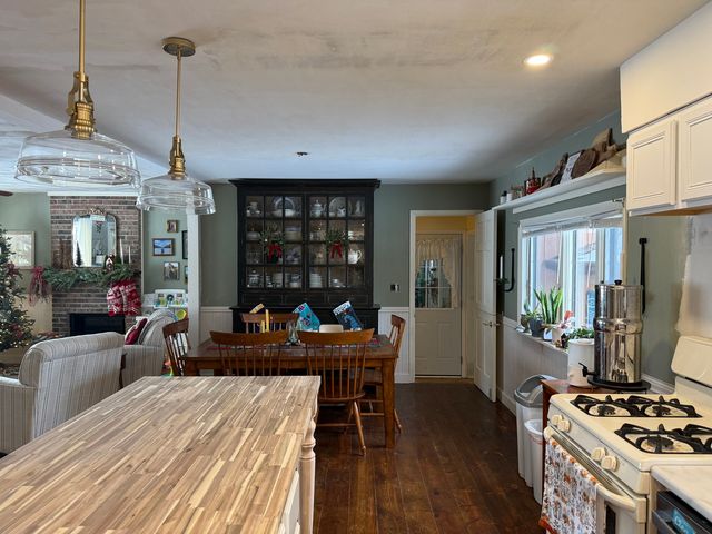 805 5th Avenue, Dixon, IL 61021