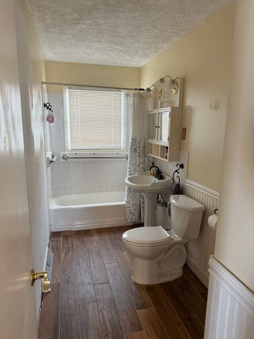 805 5th Avenue, Dixon, IL 61021