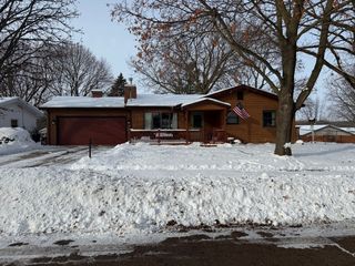 805 5th Avenue, Dixon, IL 61021