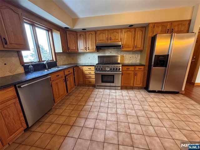 567 Kingsland Avenue 1, Lyndhurst, NJ 07071