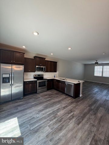 96 VESPUCCI LN, Martinsburg, WV 25404