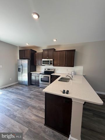 96 VESPUCCI LN, Martinsburg, WV 25404
