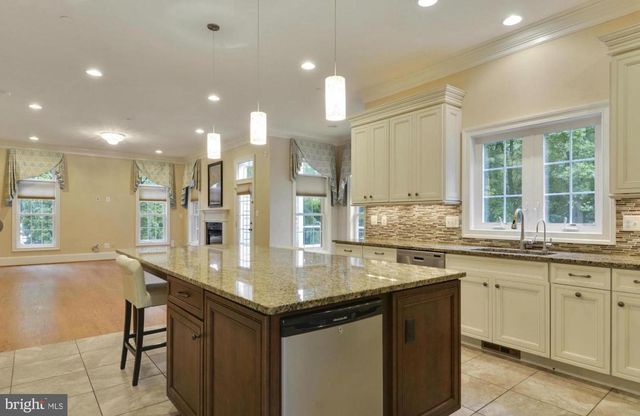 6403 EARLHAM DR, Bethesda, MD 20817