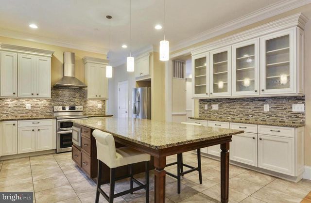 6403 EARLHAM DR, Bethesda, MD 20817
