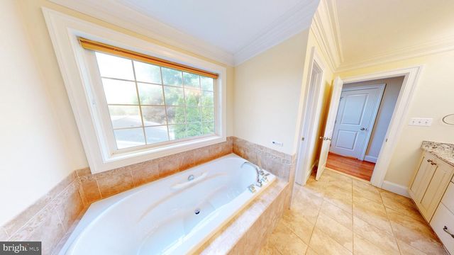 6403 EARLHAM DR, Bethesda, MD 20817