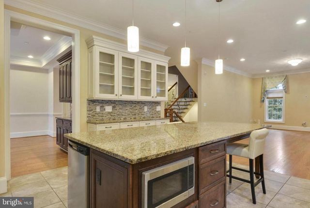 6403 EARLHAM DR, Bethesda, MD 20817