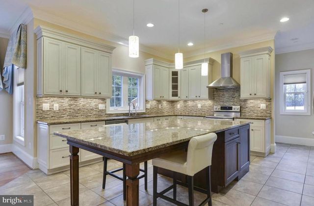 6403 EARLHAM DR, Bethesda, MD 20817