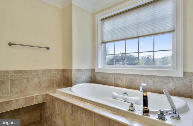 6403 EARLHAM DR, Bethesda, MD 20817