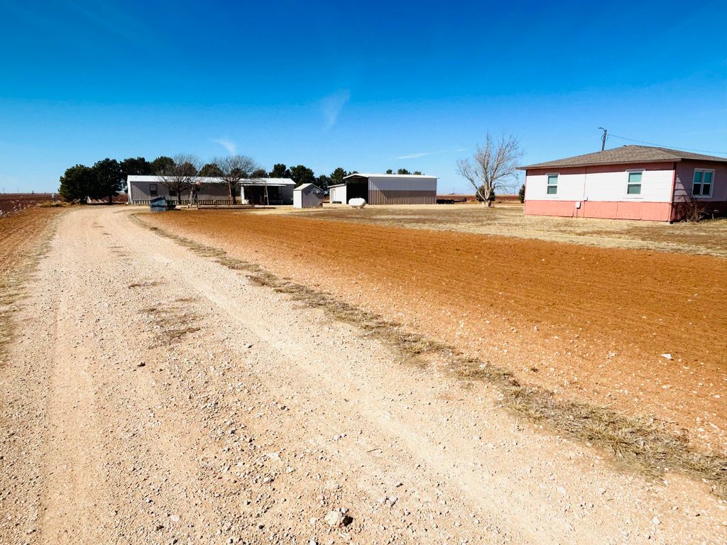 2635 N FM 303, Levelland, TX 79336