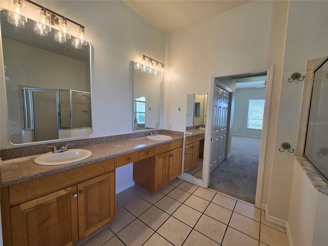 15305 PALOMA PARK LANE, Lithia, FL 33547