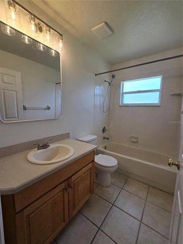 15305 PALOMA PARK LANE, Lithia, FL 33547