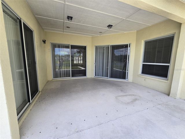 15305 PALOMA PARK LANE, Lithia, FL 33547