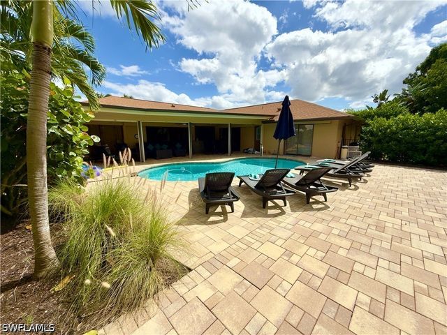 2171 Kings Lake BLVD, Naples, FL 34112