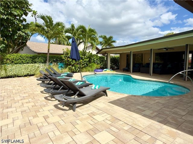 2171 Kings Lake BLVD, Naples, FL 34112