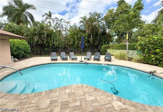 2171 Kings Lake BLVD, Naples, FL 34112
