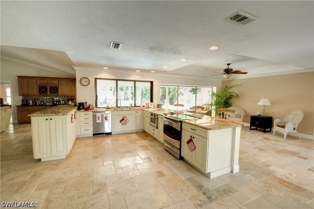 2171 Kings Lake BLVD, Naples, FL 34112