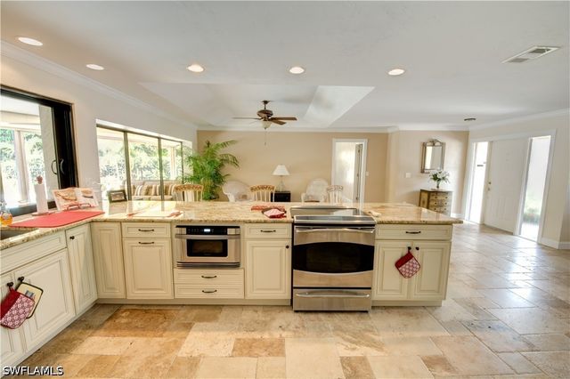 2171 Kings Lake BLVD, Naples, FL 34112