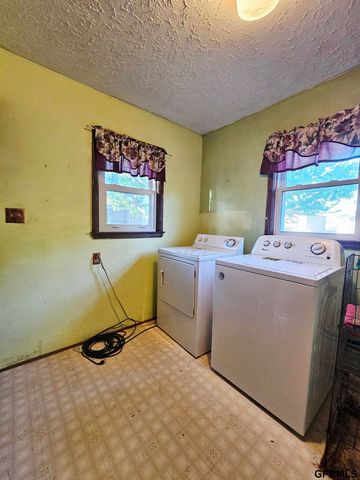 2419 Grand Island Avenue, Grand Island, NE 68803
