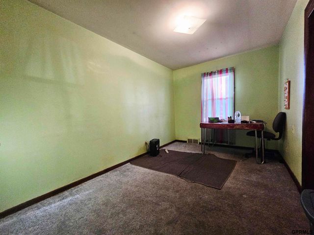 2419 Grand Island Avenue, Grand Island, NE 68803