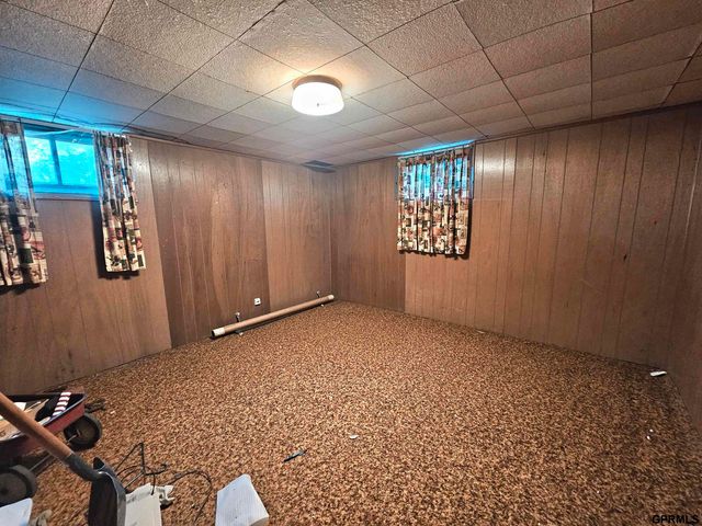 2419 Grand Island Avenue, Grand Island, NE 68803