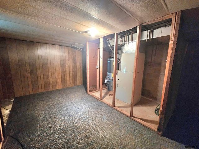 2419 Grand Island Avenue, Grand Island, NE 68803