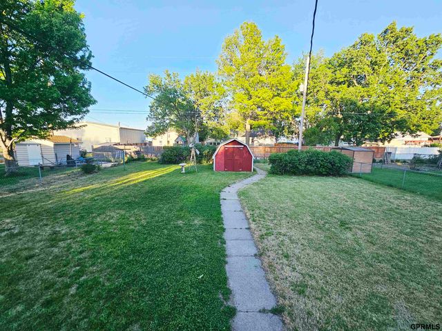 2419 Grand Island Avenue, Grand Island, NE 68803
