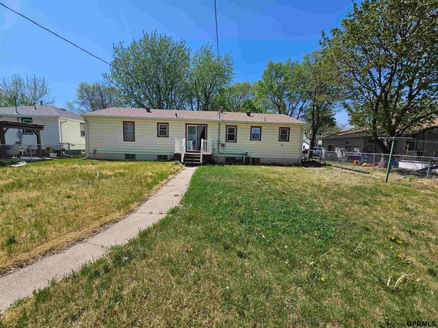 2419 Grand Island Avenue, Grand Island, NE 68803