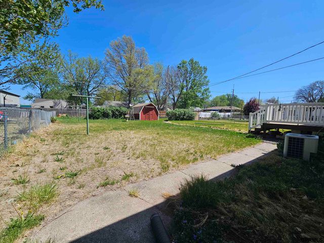 2419 Grand Island Avenue, Grand Island, NE 68803