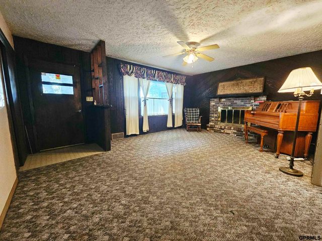 2419 Grand Island Avenue, Grand Island, NE 68803