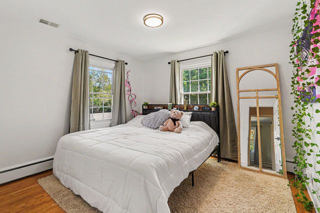 932 Floral Avenue Se, East Grand Rapids, MI 49506