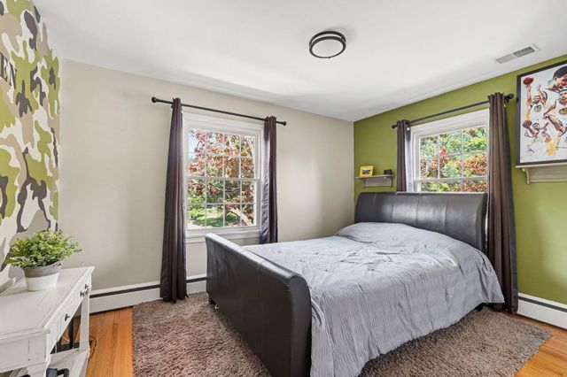 932 Floral Avenue Se, East Grand Rapids, MI 49506