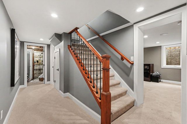 932 Floral Avenue Se, East Grand Rapids, MI 49506