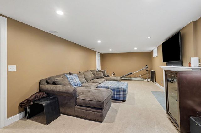 932 Floral Avenue Se, East Grand Rapids, MI 49506