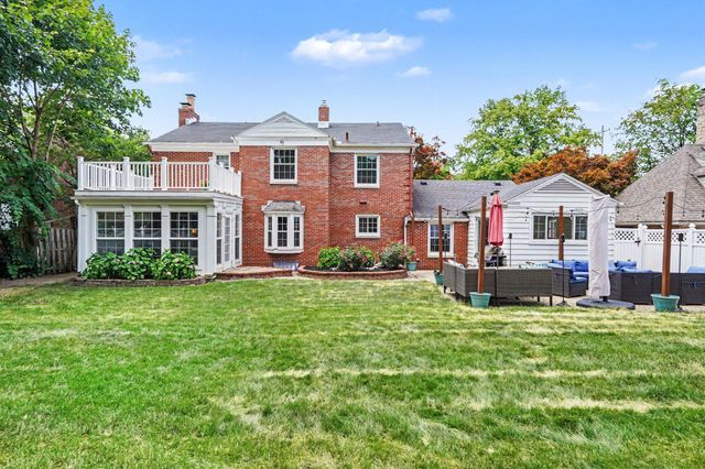932 Floral Avenue Se, East Grand Rapids, MI 49506