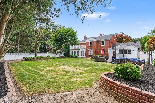 932 Floral Avenue Se, East Grand Rapids, MI 49506