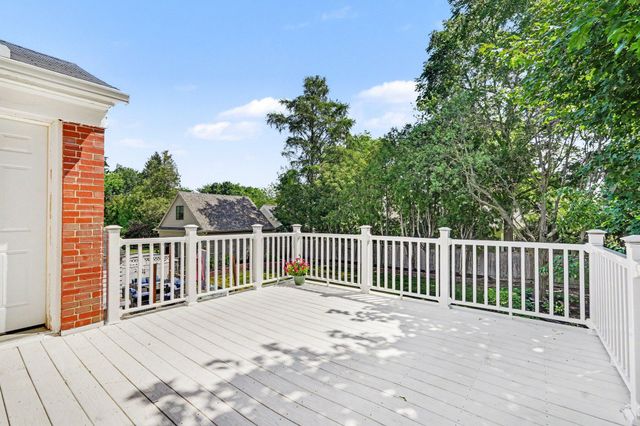 932 Floral Avenue Se, East Grand Rapids, MI 49506