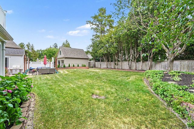 932 Floral Avenue Se, East Grand Rapids, MI 49506