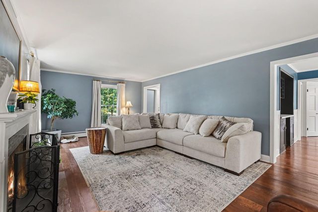 932 Floral Avenue Se, East Grand Rapids, MI 49506