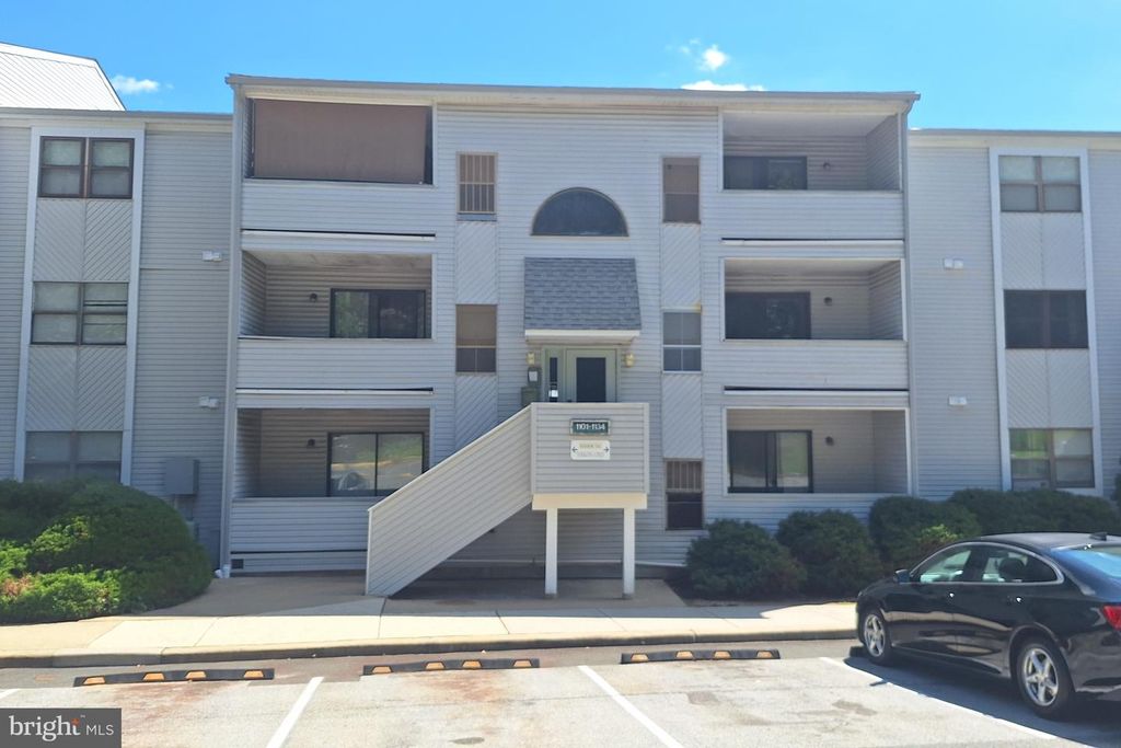 1121 GOVERNOR CIR, WILMINGTON, DE 19809 — exterior