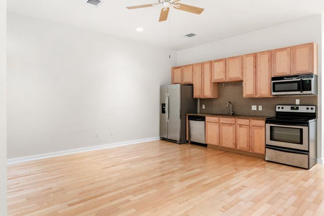 2931 E 12th ST 201, Austin, TX 78702