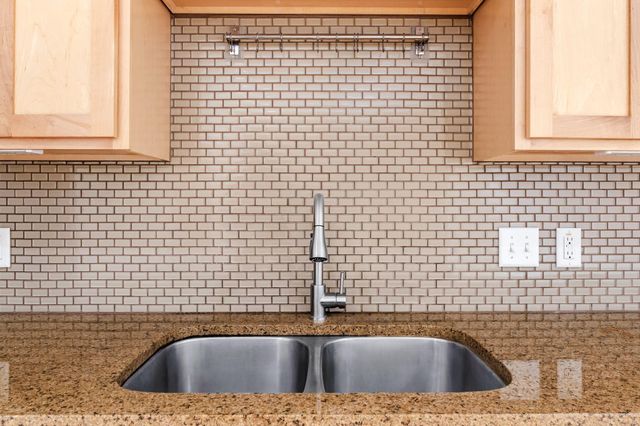 2931 E 12th ST 201, Austin, TX 78702