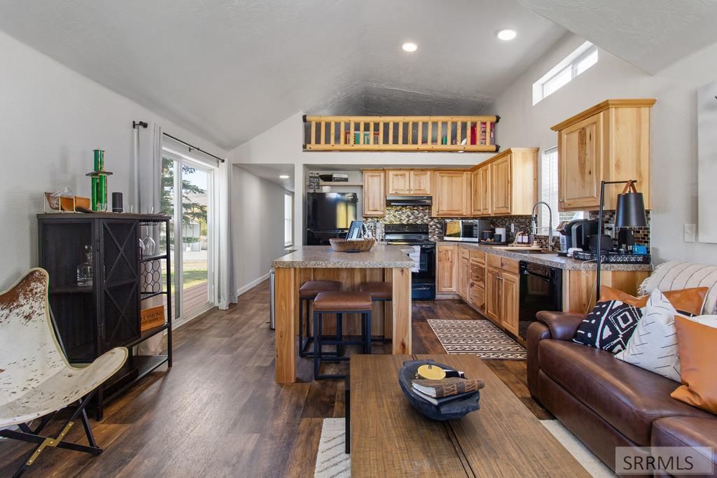 Image 11 of property listing at 107 & 109 Willow Street, Mackay, ID 83251