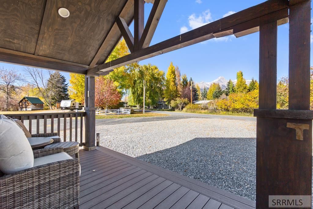 Image 17 of property listing at 107 & 109 Willow Street, Mackay, ID 83251
