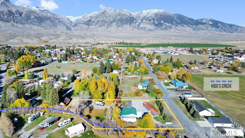 Image 2 of property listing at 107 & 109 Willow Street, Mackay, ID 83251