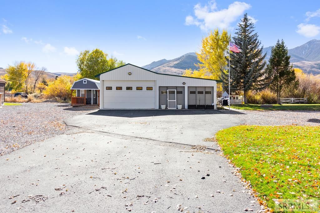 Image 22 of property listing at 107 & 109 Willow Street, Mackay, ID 83251