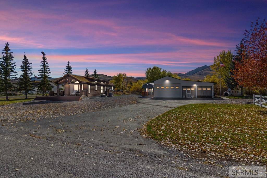 Image 31 of property listing at 107 & 109 Willow Street, Mackay, ID 83251