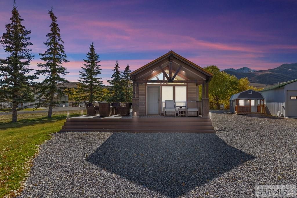 Image 32 of property listing at 107 & 109 Willow Street, Mackay, ID 83251