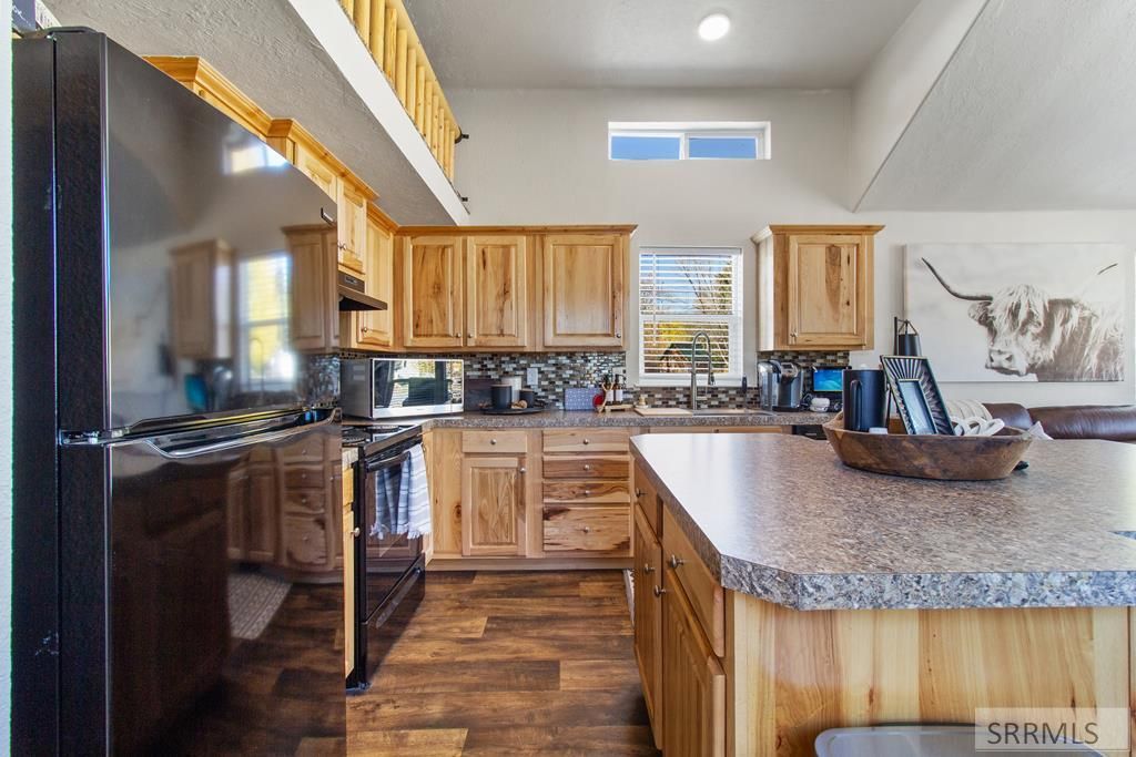 Image 8 of property listing at 107 & 109 Willow Street, Mackay, ID 83251