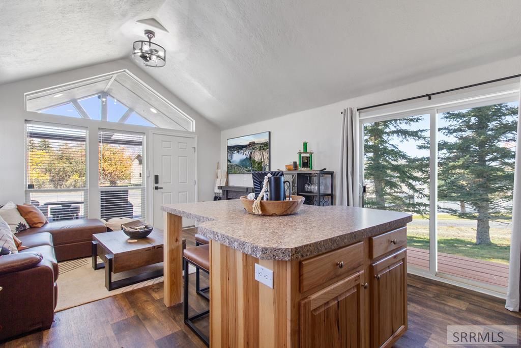 Image 9 of property listing at 107 & 109 Willow Street, Mackay, ID 83251